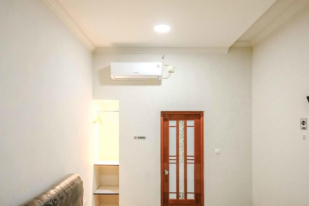 Rudi Rooms Near Stasiun Cikarang Mitra Reddoorz Tegalgede Exterior foto